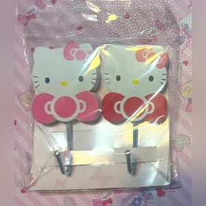🆕 Hello Kitty Wall Hooks Set
